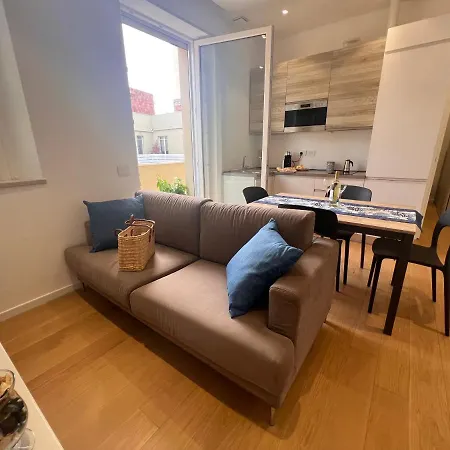 Happy Apartment *